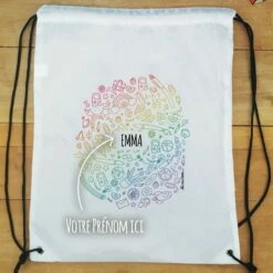 Sac à Dos Sport Personnalisé : Gym, Piscine... - Arc En Ciel 9 Sac à Dos Sport Personnalisé : Gym, Piscine... - Arc En Ciel -cadeaux boutique Rentree scolaire Anniversaire le prenom de votre enfant Arc en Ciel sac a cordon plat