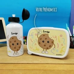 Boîte à Goûter & Gourde Enfant PersonnaliséesCookie -cadeaux boutique Rentree scolaire Anniversaire prenom de votre enfant Cookie personnalise ensemble boite gourde avant 1