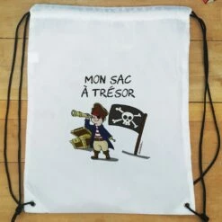 Sac à Dos Sport : Gym, Piscine... - Pirate - Cadeaugarçon 9 Sac à Dos Sport : Gym, Piscine... - Pirate - Cadeaugarçon -cadeaux boutique Rentree scolaire inscription Pirate sac a cordon plat