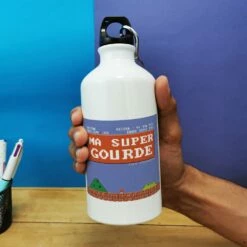 Gourde - Retrogaming - Cadeau Rentrée Scolaire Pour Garçon 9 Gourde - Retrogaming - Cadeau Rentrée Scolaire Pour Garçon -cadeaux boutique Rentree scolaire inscription Retrogaming gourde petite main