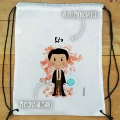 Sac à Dos Sport Personnalisé : Gym, Piscine... - Petit Sorcier 11 Sac à Dos Sport Personnalisé : Gym, Piscine... - Petit Sorcier -cadeaux boutique Rentree scolaire le prenom de votre enfant Petit sorcier sac a cordon plat