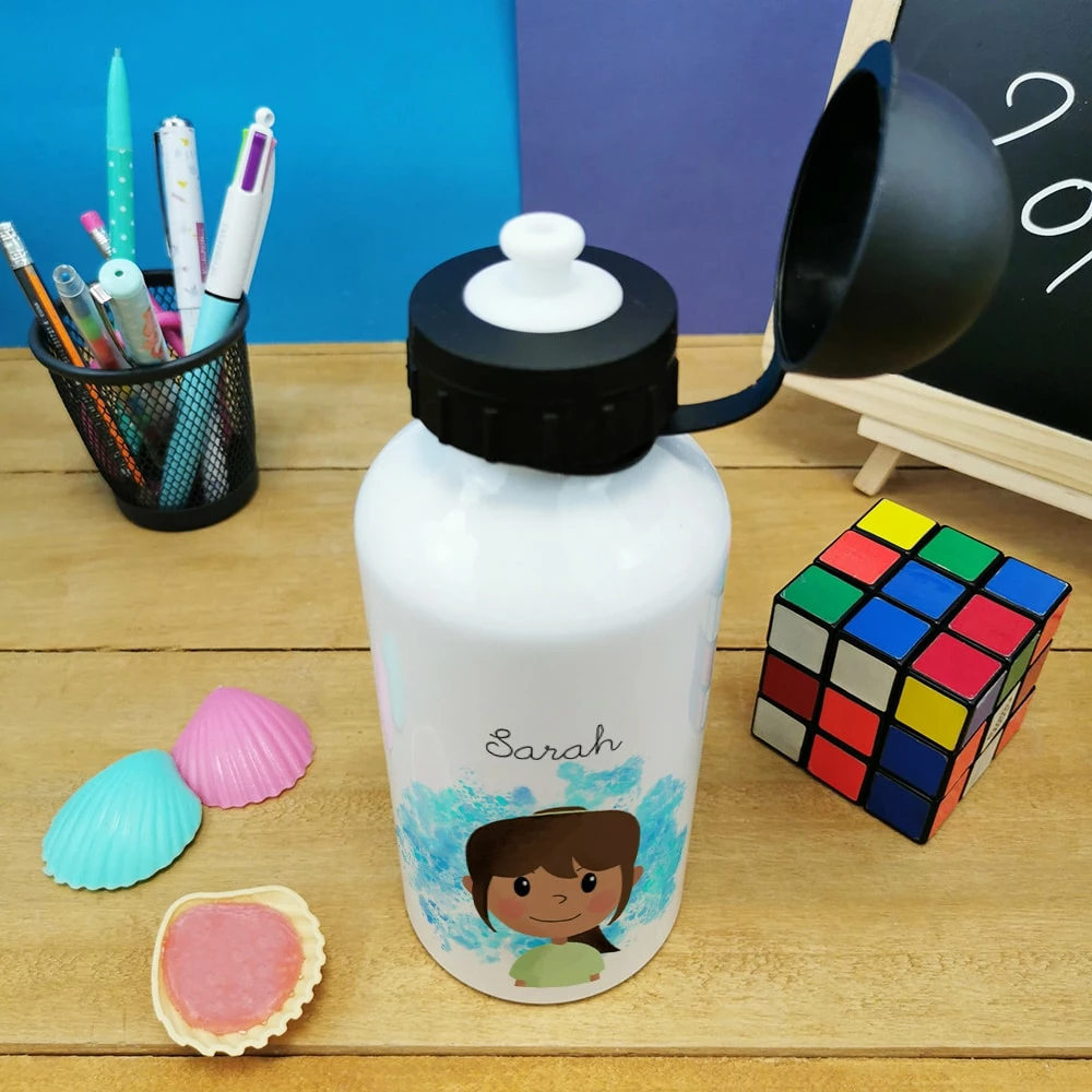 Gourde En Métal Personnalisée Fille - Petite écolière 5 Gourde En Métal Personnalisée Fille - Petite écolière – Image 3