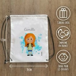 Sac à Dos Sport Personnalisé : Gym, Piscine... - Petite écolière - Cadeaufille -cadeaux boutique Rentree scolaire le prenom de votre fille Petite ecoliere sac a cordon informations