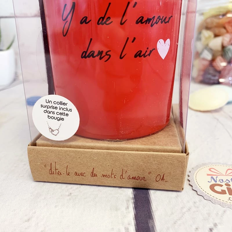 Bougie + Bijoux Surprise "Y'a De L'amour Dans L'air" 5 Bougie + Bijoux Surprise "Y'a De L'amour Dans L'air" – Image 3