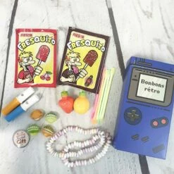 Coffret Cadeau Jeux Vidéo Rétro (avec Sa Console De Poche Retro) -cadeaux boutique box jeux video retro bonbons