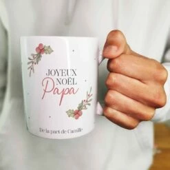 Mug "Joyeux Noel Papa" - Cadeau Personnalisé - Cadeau Noël -cadeaux boutique cadeau Noel joyeux noel papa Noel floral mug mains