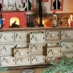 Village Lumineux De Noel - Calendrier De L'Avent En Bois - "Dans Le Salon" -cadeaux boutique calendrier de lavent bois chalet zoom4