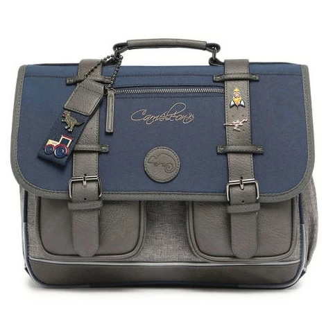 Cartable 38 Cm Vintage Fantasy Bleu Et Ses Pin's Personnalisables - Caméléon - CP CE1 CE2 3 Cartable 38 Cm Vintage Fantasy Bleu Et Ses Pin's Personnalisables - Caméléon - CP CE1 CE2