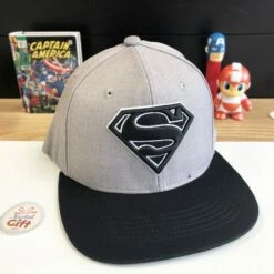 Superman - Casquette Noire Et Grise Brodée