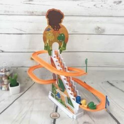 Circuit De Dinosaures Avec Escalier Mécanique