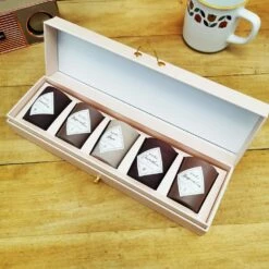 Coffret 5 Bougies Parfumées - "Je T'aime Mamie" -cadeaux boutique coffret bougies mamie ouvert 1
