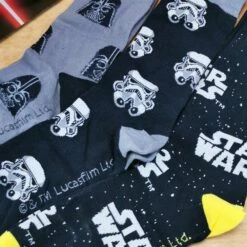Coffret Cadeau 3 Paires De Chaussettes Star Wars40-46 -cadeaux boutique coffret chaussette darth vader zoom