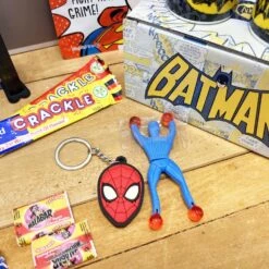 Coffret Cadeau Homme "Heros Des Années 90" - Cadeau Homme 10 Coffret Cadeau Homme "Heros Des Années 90" - Cadeau Homme -cadeaux boutique coffret heros annee 90 spiderman