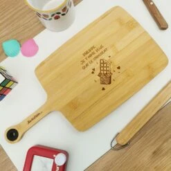 Planche à Découper En Bois Prénom Personnalisable - "Je T'aime Plus Que Le Chocolat" -cadeaux boutique je taime choco planche a decouper rectangulaire cote