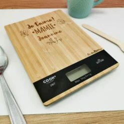 Balance En Bois Prénom Personnalisable - "Je T'aime Mamie" -cadeaux boutique je taime mamie fleurs balance bois cote