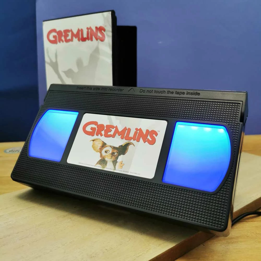 Gremlins - Lampe Veilleuse VHS 10,5x19cm - License Officielle - 7 Couleurs 11 Gremlins - Lampe Veilleuse VHS 10,5x19cm - License Officielle - 7 Couleurs – Image 9