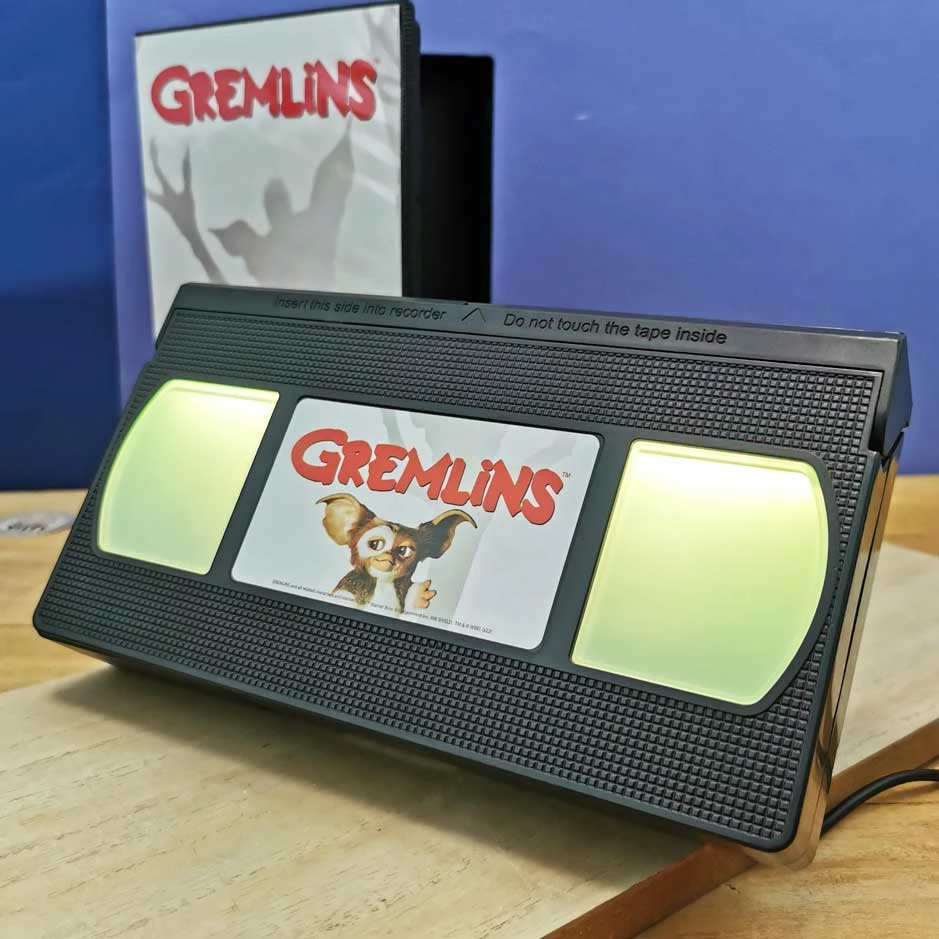 Gremlins - Lampe Veilleuse VHS 10,5x19cm - License Officielle - 7 Couleurs 9 Gremlins - Lampe Veilleuse VHS 10,5x19cm - License Officielle - 7 Couleurs – Image 7