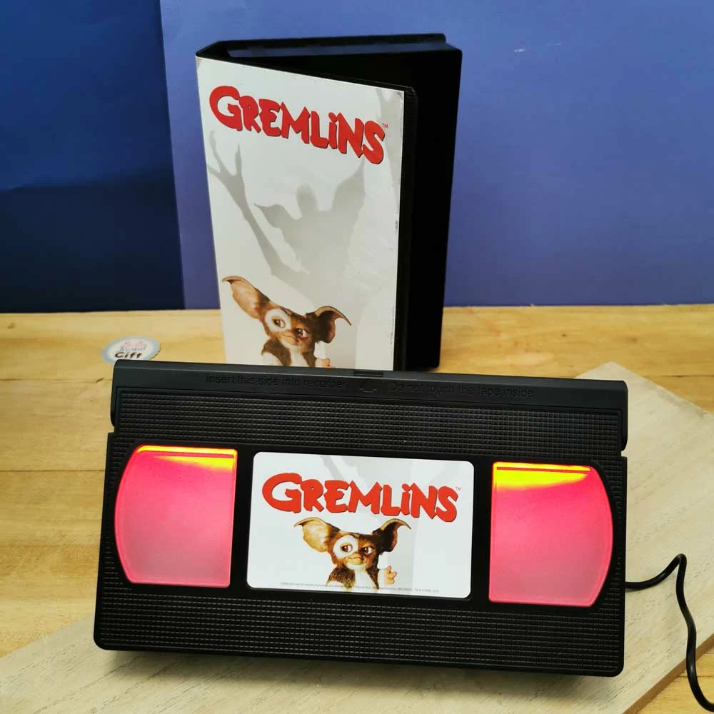 Gremlins - Lampe Veilleuse VHS 10,5x19cm - License Officielle - 7 Couleurs 7 Gremlins - Lampe Veilleuse VHS 10,5x19cm - License Officielle - 7 Couleurs – Image 5