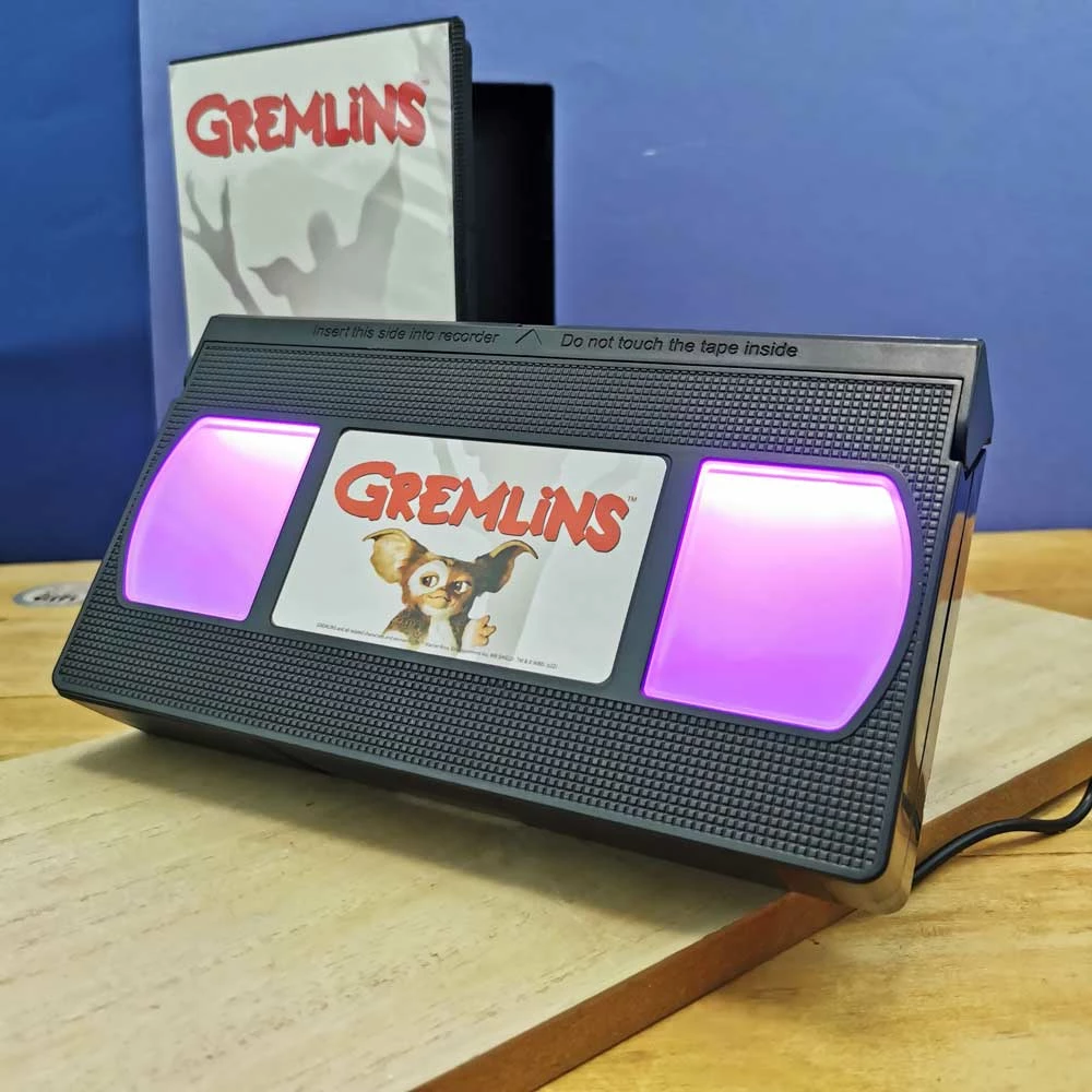 Gremlins - Lampe Veilleuse VHS 10,5x19cm - License Officielle - 7 Couleurs 13 Gremlins - Lampe Veilleuse VHS 10,5x19cm - License Officielle - 7 Couleurs – Image 11