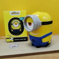 Figurine Lumineuse 15 Cm - Les Minions 10 Figurine Lumineuse 15 Cm - Les Minions -cadeaux boutique lampe minion boite