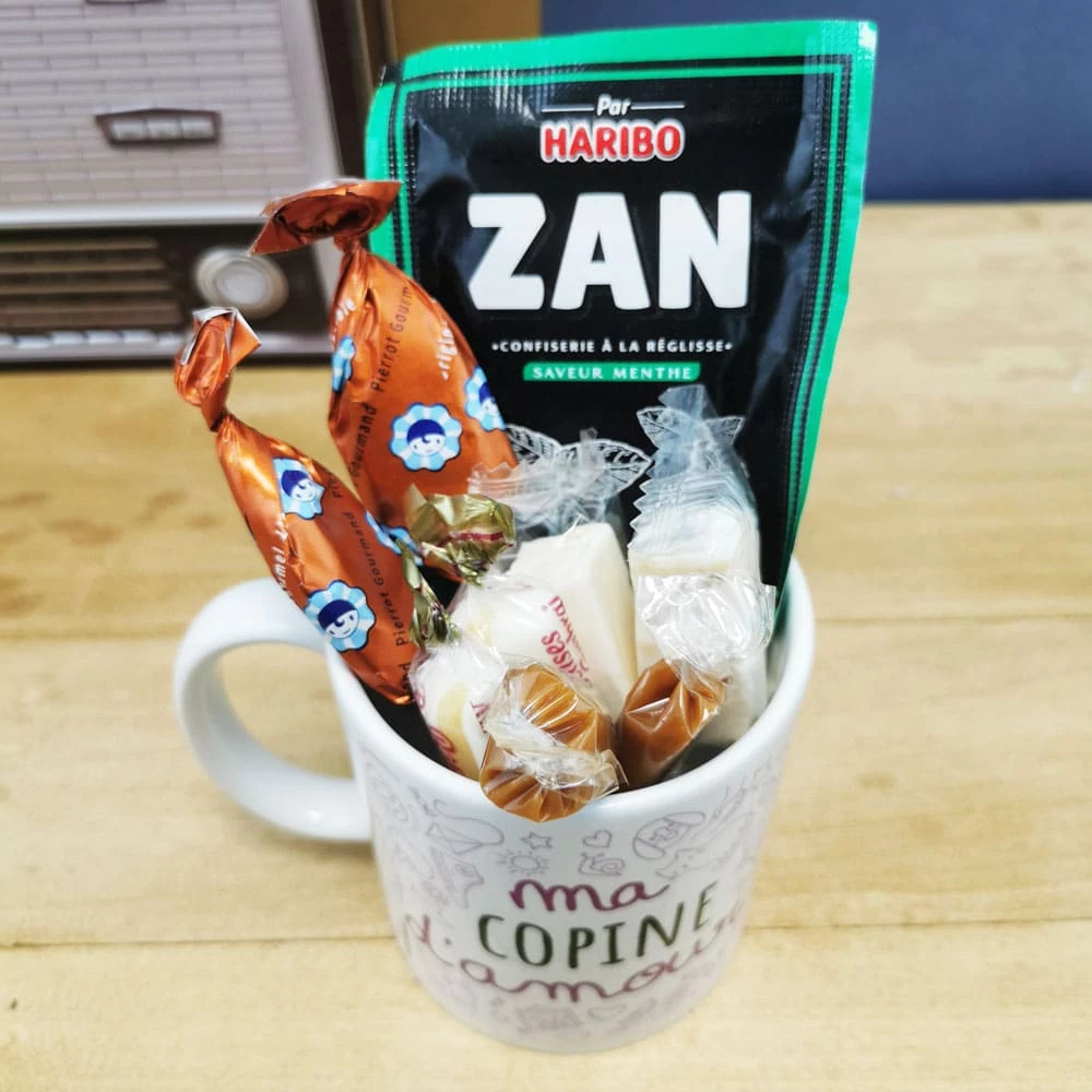 MUG "ma Copine D'amour " Bonbons Rétro 60 - Cadeau Copine 6 MUG "ma Copine D'amour " Bonbons Rétro 60 - Cadeau Copine – Image 4