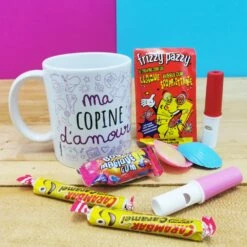 MUG "ma Copine D'amour " Bonbons Rétro 80 - Cadeau Copine -cadeaux boutique mug bonbons 80 copine