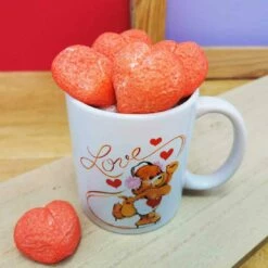Mug Bisounours Et Ses Guimauves Cœurs (x5) - Love ! Grosbisou Fait Du Patin à Glace -cadeaux boutique mug coeurs bisounours love haut