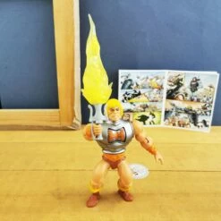 Les Maîtres De L'univers Figurine Articulée - Musclor 14cm (Mini Bande Dessinée Incluse) -cadeaux boutique musclor epee