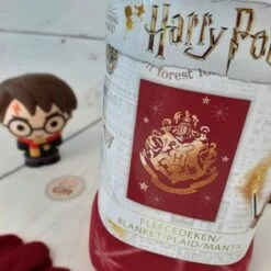 Harry Potter - Plaid Polaire Bordeaux - Blason Poudlard (100 X 140 Cm) -cadeaux boutique plaid harry potter couverture rouge lie de vin hogwarts blason logo 02