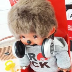 cadeaux boutique -cadeaux boutique poupee moncchichi kiki monkiki kiki rock casque musique 02