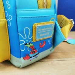 Bob L'éponge - Sac à Dos Loungefly - Pineapple House -cadeaux boutique sac loungefly bob eponge zoom2