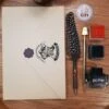 Coffret Cadeau - Calligraphie Harry Potter 1 Coffret Cadeau - Calligraphie Harry Potter -cadeaux boutique set caligraphie harry potter ouvert