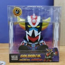 Figurine Tirelire Chibi Grendizer Assis 15 Cm - Goldorak 15 Figurine Tirelire Chibi Grendizer Assis 15 Cm - Goldorak -cadeaux boutique tirelire goldorak assis boite