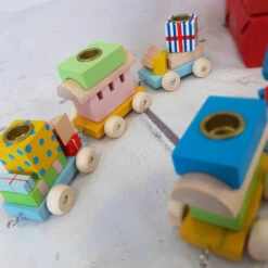 Train En Bois - Support Bougies D'anniversaire -cadeaux boutique train bois anniversaire age locomotive wagons 03