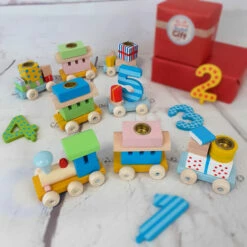 Train En Bois - Support Bougies D'anniversaire